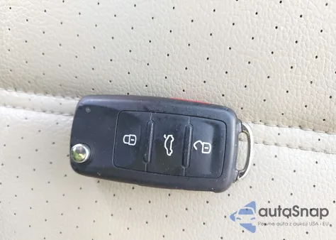 2014 Volkswagen Jetta 1.8T Se z USA, uszkodzony, nr VIN 3VWD17AJ1EM383107